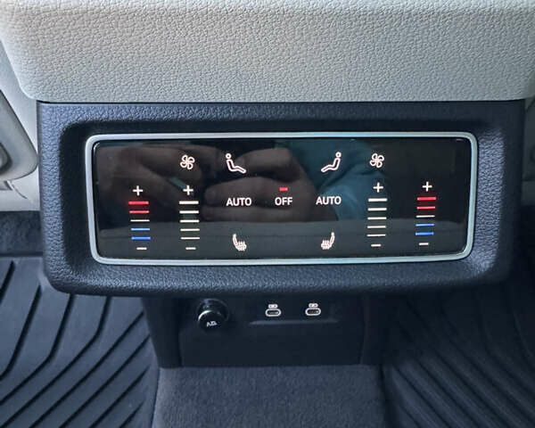 Черный Ауди E-Tron, объемом двигателя 0 л и пробегом 91 тыс. км за 36500 $, фото 35 на Automoto.ua