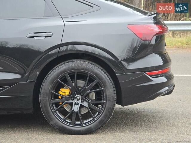 Черный Ауди E-Tron, объемом двигателя 0 л и пробегом 43 тыс. км за 45999 $, фото 26 на Automoto.ua