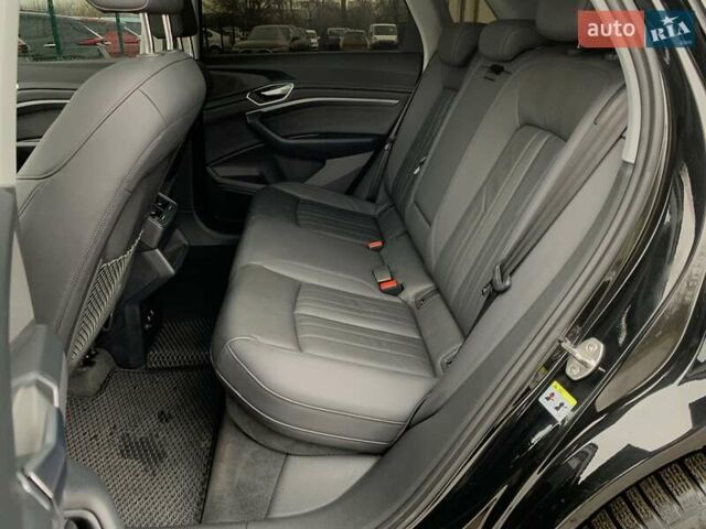 Черный Ауди E-Tron, объемом двигателя 0 л и пробегом 64 тыс. км за 35955 $, фото 31 на Automoto.ua