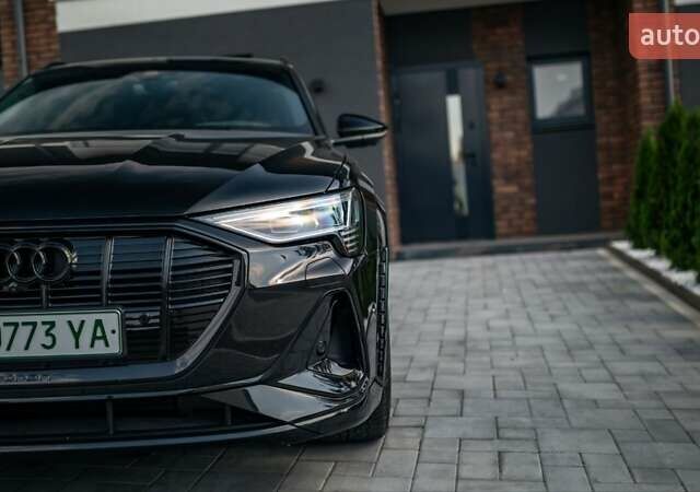 Черный Ауди E-Tron, объемом двигателя 0 л и пробегом 25 тыс. км за 55000 $, фото 1 на Automoto.ua