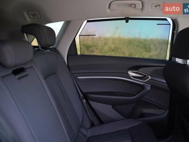 Чорний Ауді E-Tron, об'ємом двигуна 0 л та пробігом 47 тис. км за 32900 $, фото 30 на Automoto.ua