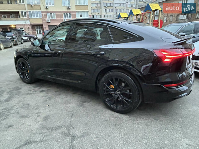 Чорний Ауді E-Tron, об'ємом двигуна 0 л та пробігом 42 тис. км за 54700 $, фото 8 на Automoto.ua