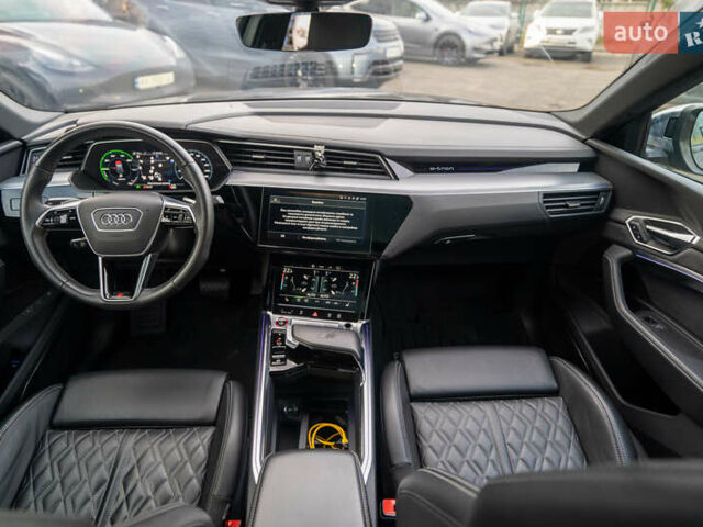 Чорний Ауді E-Tron, об'ємом двигуна 0 л та пробігом 54 тис. км за 45900 $, фото 19 на Automoto.ua
