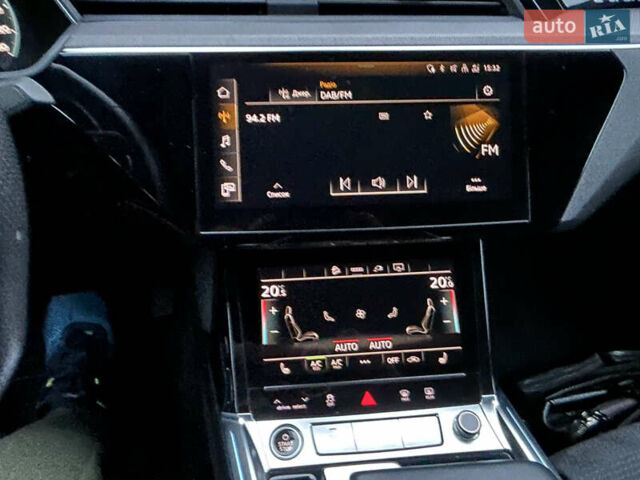 Чорний Ауді E-Tron, об'ємом двигуна 0 л та пробігом 42 тис. км за 54700 $, фото 15 на Automoto.ua