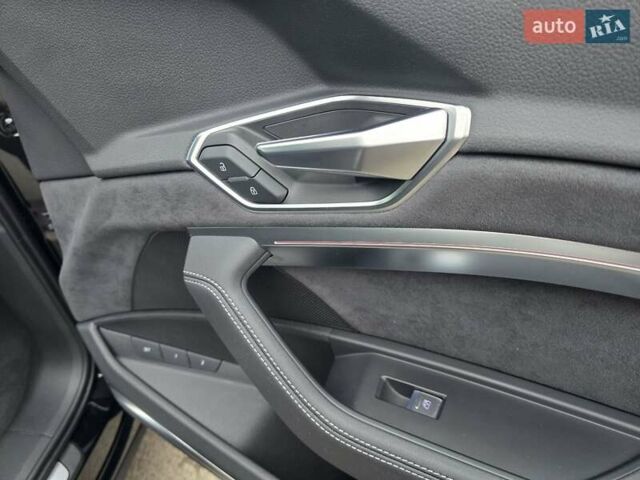 Чорний Ауді E-Tron, об'ємом двигуна 0 л та пробігом 61 тис. км за 47777 $, фото 86 на Automoto.ua