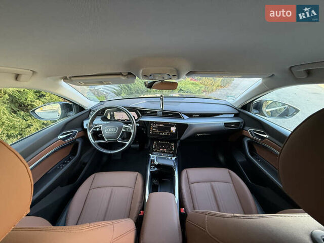 Чорний Ауді E-Tron, об'ємом двигуна 0 л та пробігом 79 тис. км за 29999 $, фото 54 на Automoto.ua