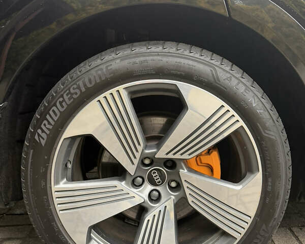 Черный Ауди E-Tron, объемом двигателя 0 л и пробегом 56 тыс. км за 40890 $, фото 39 на Automoto.ua