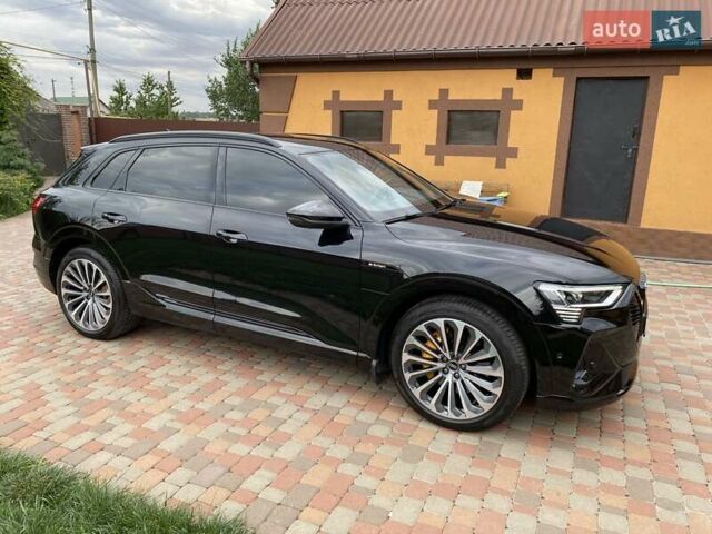 Черный Ауди E-Tron, объемом двигателя 0 л и пробегом 101 тыс. км за 38777 $, фото 4 на Automoto.ua