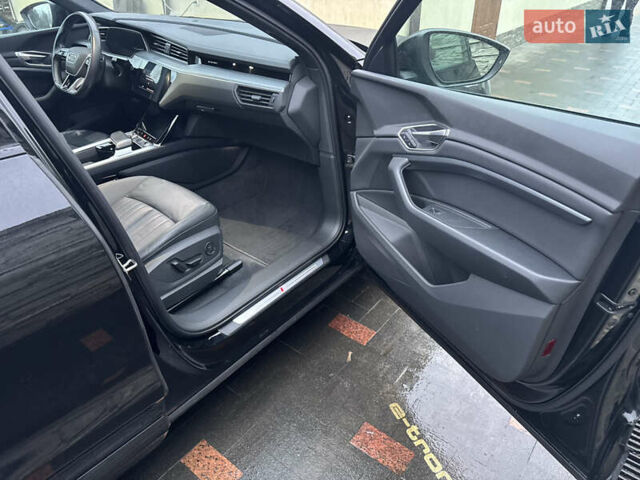 Чорний Ауді E-Tron, об'ємом двигуна 0 л та пробігом 142 тис. км за 29950 $, фото 12 на Automoto.ua