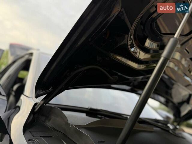 Черный Ауди E-Tron, объемом двигателя 0 л и пробегом 150 тыс. км за 31950 $, фото 145 на Automoto.ua