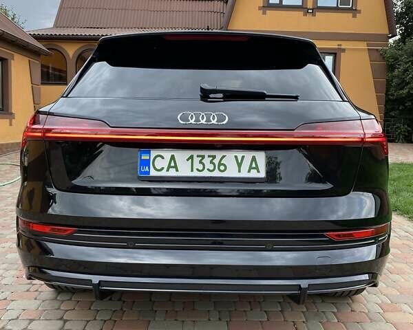 Черный Ауди E-Tron, объемом двигателя 0 л и пробегом 101 тыс. км за 38777 $, фото 25 на Automoto.ua