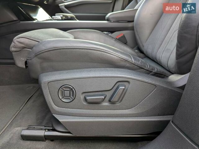 Черный Ауди E-Tron, объемом двигателя 0 л и пробегом 95 тыс. км за 29800 $, фото 28 на Automoto.ua