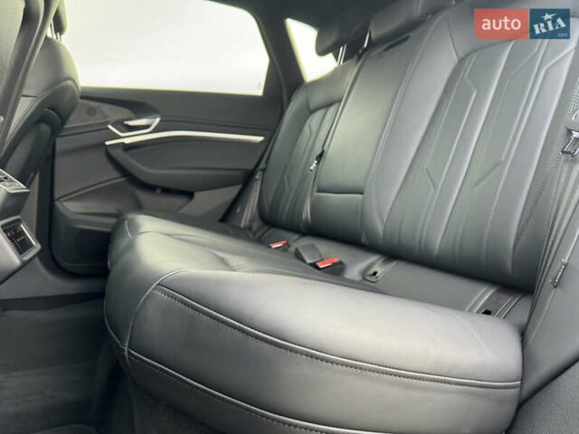 Черный Ауди E-Tron, объемом двигателя 0 л и пробегом 30 тыс. км за 43500 $, фото 17 на Automoto.ua