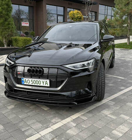 Черный Ауди E-Tron, объемом двигателя 0 л и пробегом 20 тыс. км за 45000 $, фото 2 на Automoto.ua