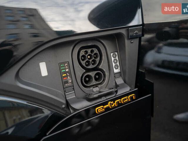 Чорний Ауді E-Tron, об'ємом двигуна 0 л та пробігом 54 тис. км за 45900 $, фото 31 на Automoto.ua