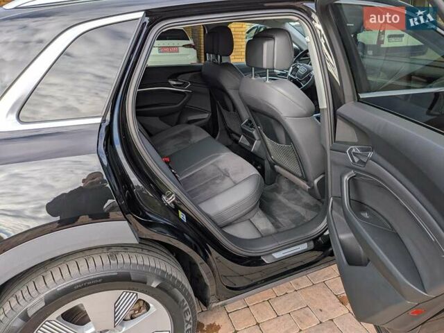 Черный Ауди E-Tron, объемом двигателя 0 л и пробегом 95 тыс. км за 29800 $, фото 36 на Automoto.ua