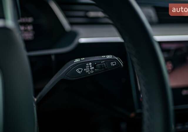 Черный Ауди E-Tron, объемом двигателя 0 л и пробегом 25 тыс. км за 55000 $, фото 53 на Automoto.ua