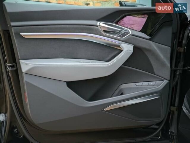 Черный Ауди E-Tron, объемом двигателя 0 л и пробегом 40 тыс. км за 48888 $, фото 36 на Automoto.ua