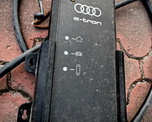 Черный Ауди E-Tron, объемом двигателя 0 л и пробегом 28 тыс. км за 39000 $, фото 66 на Automoto.ua