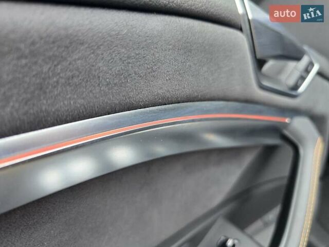 Черный Ауди E-Tron, объемом двигателя 0 л и пробегом 43 тыс. км за 45999 $, фото 43 на Automoto.ua