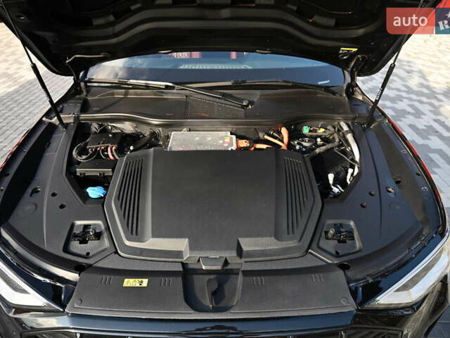 Черный Ауди E-Tron, объемом двигателя 0 л и пробегом 65 тыс. км за 44284 $, фото 23 на Automoto.ua