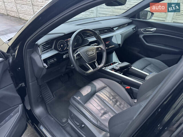 Чорний Ауді E-Tron, об'ємом двигуна 0 л та пробігом 142 тис. км за 29950 $, фото 9 на Automoto.ua