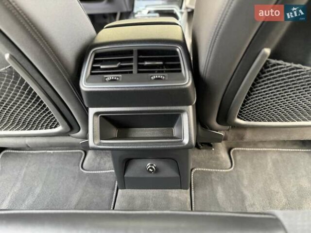 Черный Ауди E-Tron, объемом двигателя 0 л и пробегом 150 тыс. км за 31950 $, фото 140 на Automoto.ua