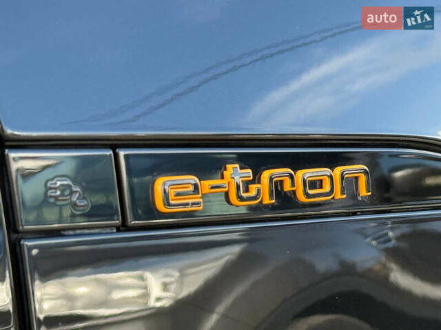 Черный Ауди E-Tron, объемом двигателя 0 л и пробегом 80 тыс. км за 34500 $, фото 40 на Automoto.ua