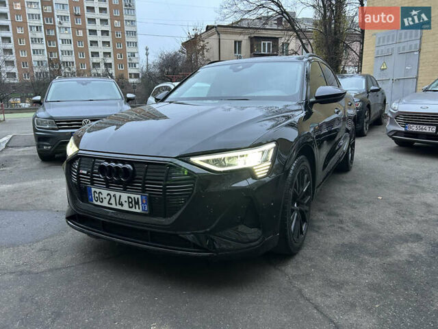 Чорний Ауді E-Tron, об'ємом двигуна 0 л та пробігом 42 тис. км за 54700 $, фото 2 на Automoto.ua