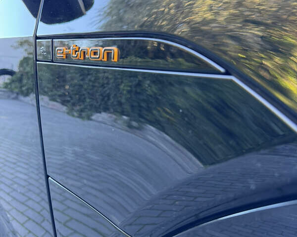 Черный Ауди E-Tron, объемом двигателя 0 л и пробегом 91 тыс. км за 36500 $, фото 17 на Automoto.ua