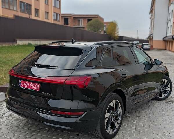 Чорний Ауді E-Tron, об'ємом двигуна 0 л та пробігом 45 тис. км за 41500 $, фото 2 на Automoto.ua