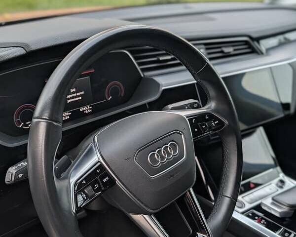 Чорний Ауді E-Tron, об'ємом двигуна 0 л та пробігом 45 тис. км за 41500 $, фото 11 на Automoto.ua