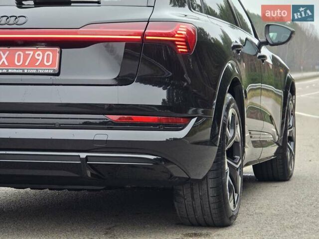 Чорний Ауді E-Tron, об'ємом двигуна 0 л та пробігом 61 тис. км за 47777 $, фото 35 на Automoto.ua