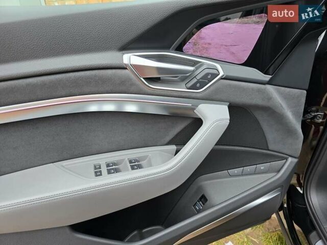 Черный Ауди E-Tron, объемом двигателя 0 л и пробегом 40 тыс. км за 48888 $, фото 37 на Automoto.ua