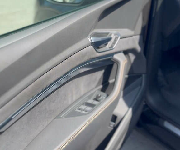 Черный Ауди E-Tron, объемом двигателя 0 л и пробегом 29 тыс. км за 38999 $, фото 7 на Automoto.ua