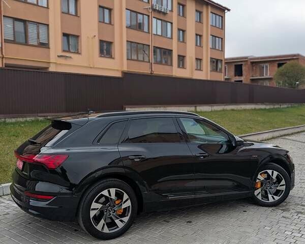 Чорний Ауді E-Tron, об'ємом двигуна 0 л та пробігом 45 тис. км за 41500 $, фото 3 на Automoto.ua