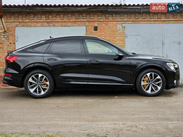 Черный Ауди E-Tron, объемом двигателя 0 л и пробегом 40 тыс. км за 48888 $, фото 4 на Automoto.ua