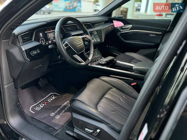 Черный Ауди E-Tron, объемом двигателя 0 л и пробегом 26 тыс. км за 49500 $, фото 30 на Automoto.ua