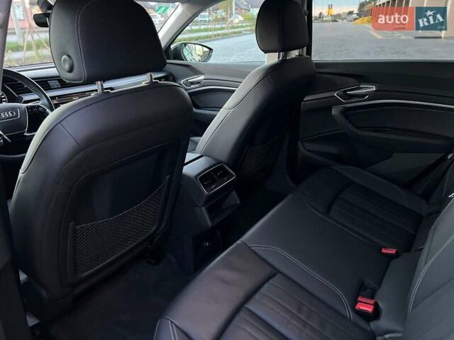 Ауди E-Tron 2022 в Виннице на Automoto.ua Черный Ауди E-Tron, объемом двигателя 0 л и пробегом 130 тыс. км за 28800 $, фото 26 на Automoto.ua