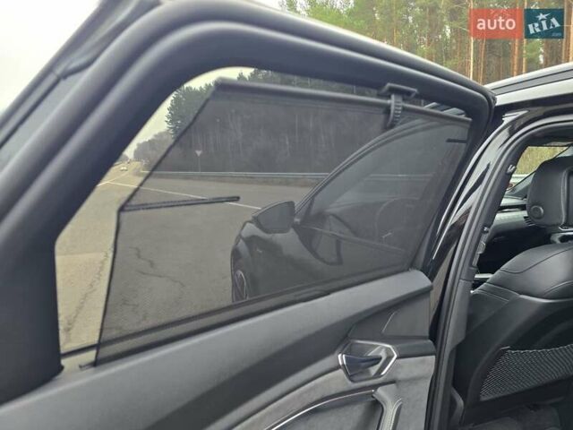 Чорний Ауді E-Tron, об'ємом двигуна 0 л та пробігом 61 тис. км за 47777 $, фото 70 на Automoto.ua