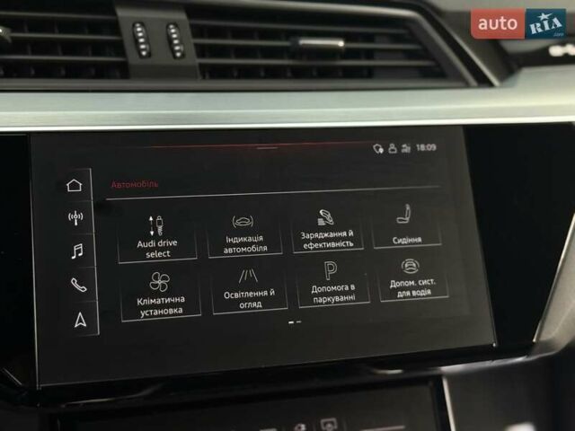 Черный Ауди E-Tron, объемом двигателя 0 л и пробегом 150 тыс. км за 31950 $, фото 148 на Automoto.ua