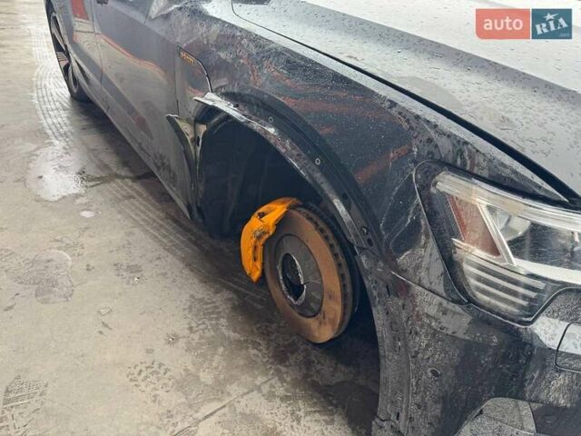 Чорний Ауді E-Tron, об'ємом двигуна 0 л та пробігом 81 тис. км за 25900 $, фото 7 на Automoto.ua