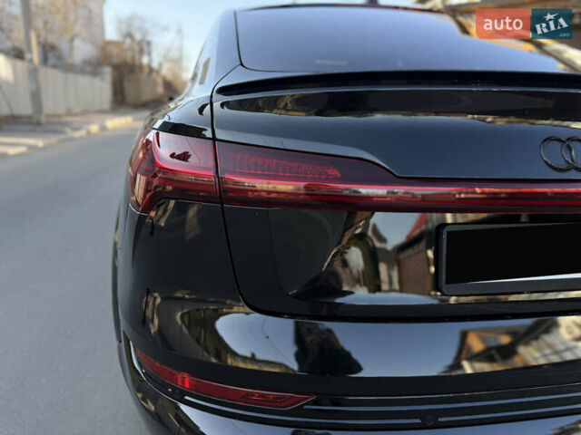 Черный Ауди E-Tron, объемом двигателя 0 л и пробегом 80 тыс. км за 42000 $, фото 7 на Automoto.ua