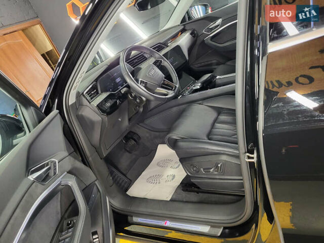 Черный Ауди E-Tron, объемом двигателя 0 л и пробегом 78 тыс. км за 40500 $, фото 4 на Automoto.ua