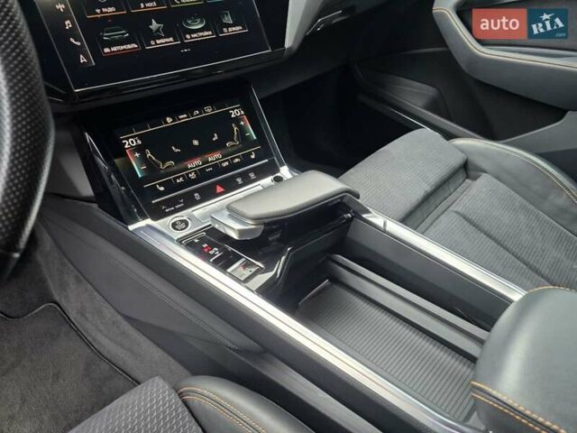 Черный Ауди E-Tron, объемом двигателя 0 л и пробегом 43 тыс. км за 45999 $, фото 53 на Automoto.ua