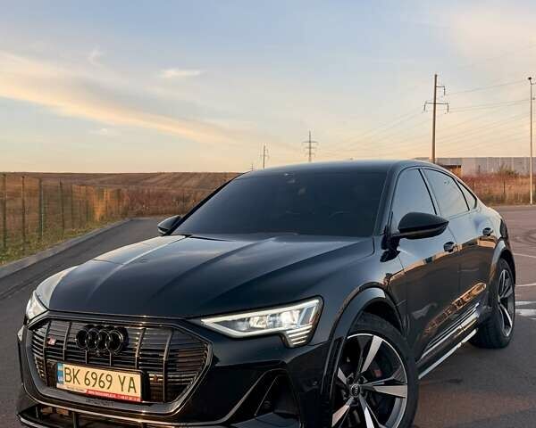 Черный Ауди E-Tron, объемом двигателя 0 л и пробегом 68 тыс. км за 45000 $, фото 2 на Automoto.ua