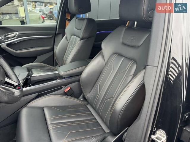 Черный Ауди E-Tron, объемом двигателя 0 л и пробегом 82 тыс. км за 39900 $, фото 21 на Automoto.ua