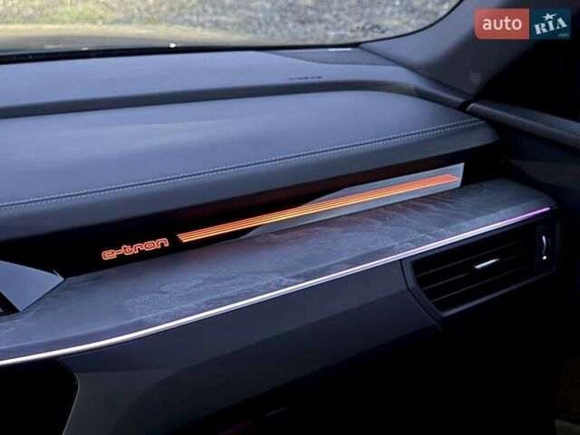 Чорний Ауді E-Tron, об'ємом двигуна 0 л та пробігом 103 тис. км за 36600 $, фото 23 на Automoto.ua