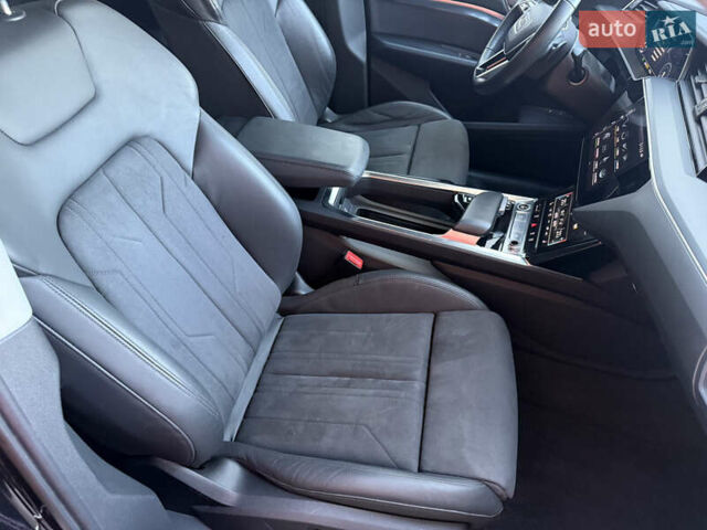 Чорний Ауді E-Tron, об'ємом двигуна 0 л та пробігом 55 тис. км за 36199 $, фото 20 на Automoto.ua