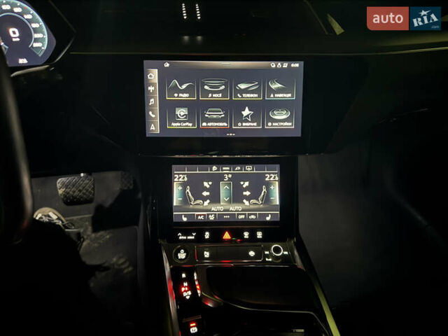 Чорний Ауді E-Tron, об'ємом двигуна 0 л та пробігом 142 тис. км за 29950 $, фото 3 на Automoto.ua
